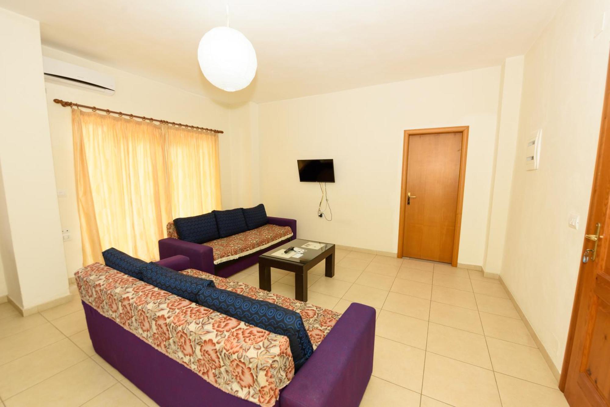 Vasili'S Family Apartments Himare Eksteriør bilde