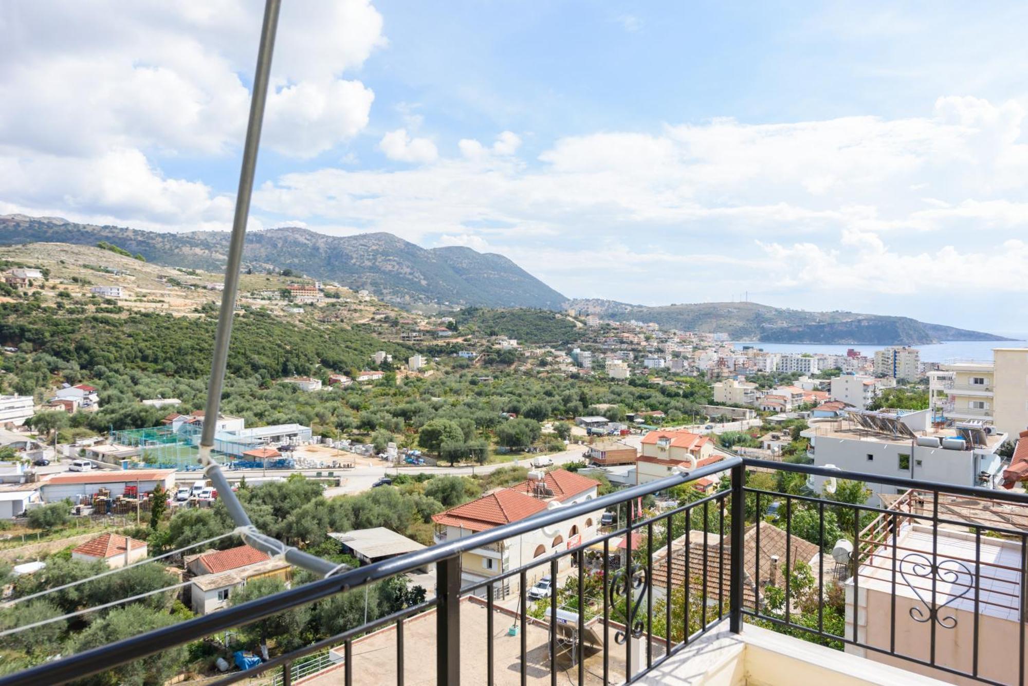 Vasili'S Family Apartments Himare Eksteriør bilde