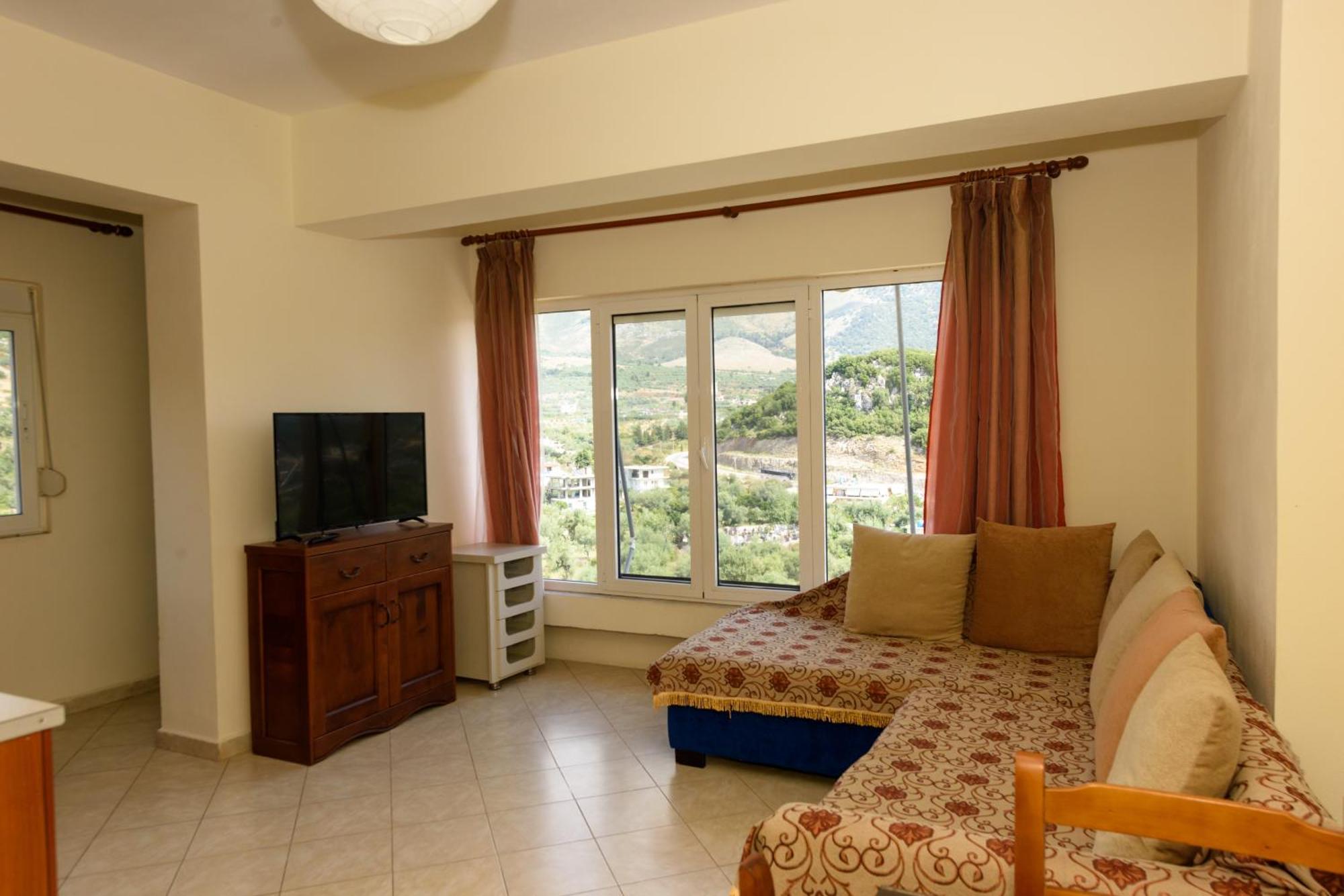 Vasili'S Family Apartments Himare Eksteriør bilde