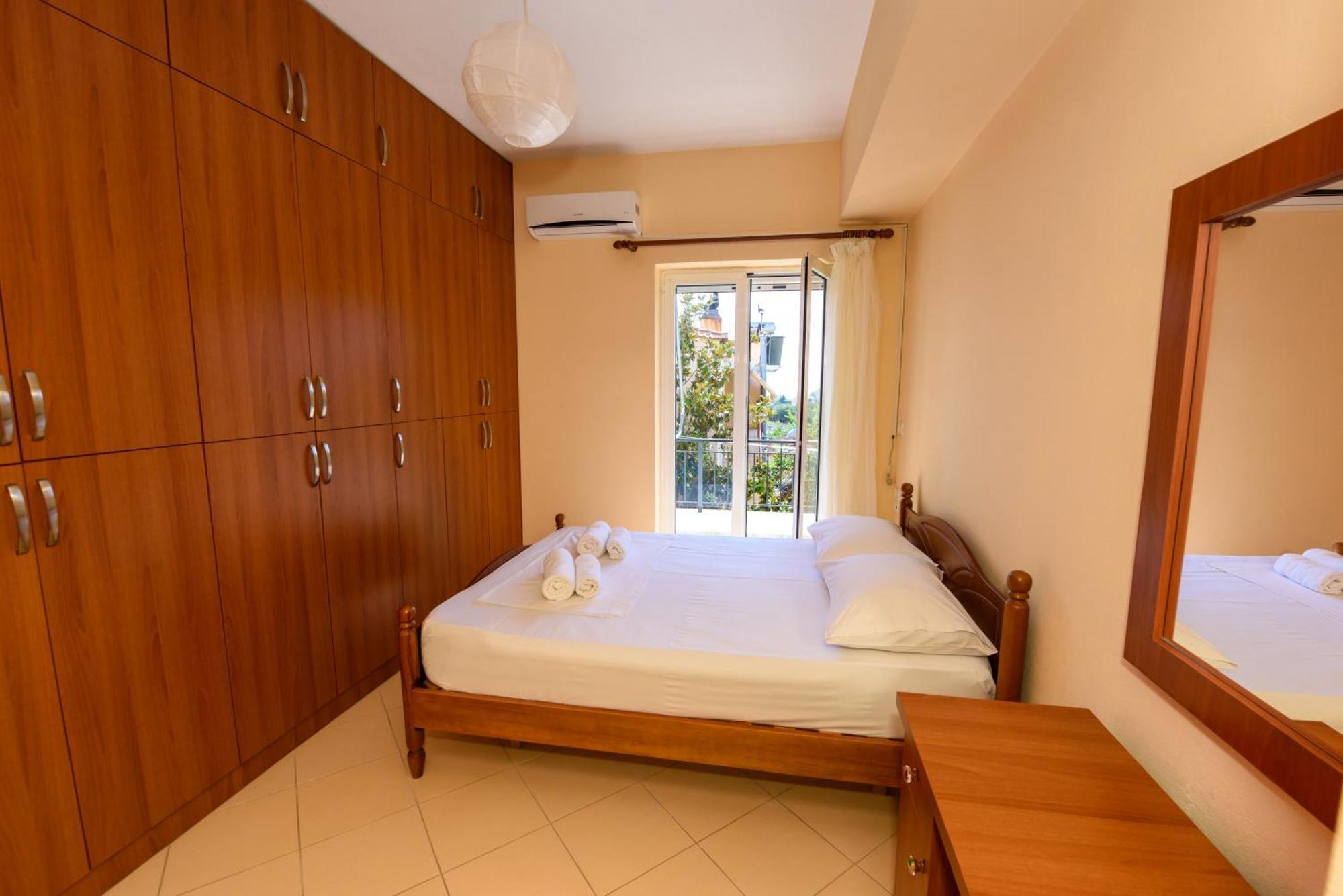 Vasili'S Family Apartments Himare Eksteriør bilde