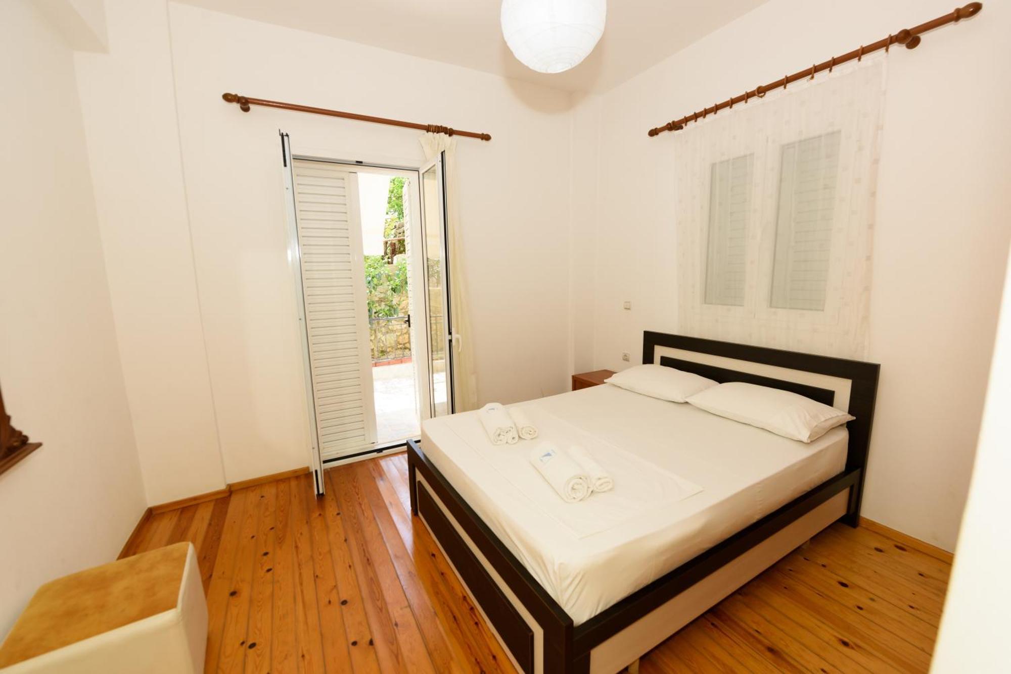 Vasili'S Family Apartments Himare Eksteriør bilde