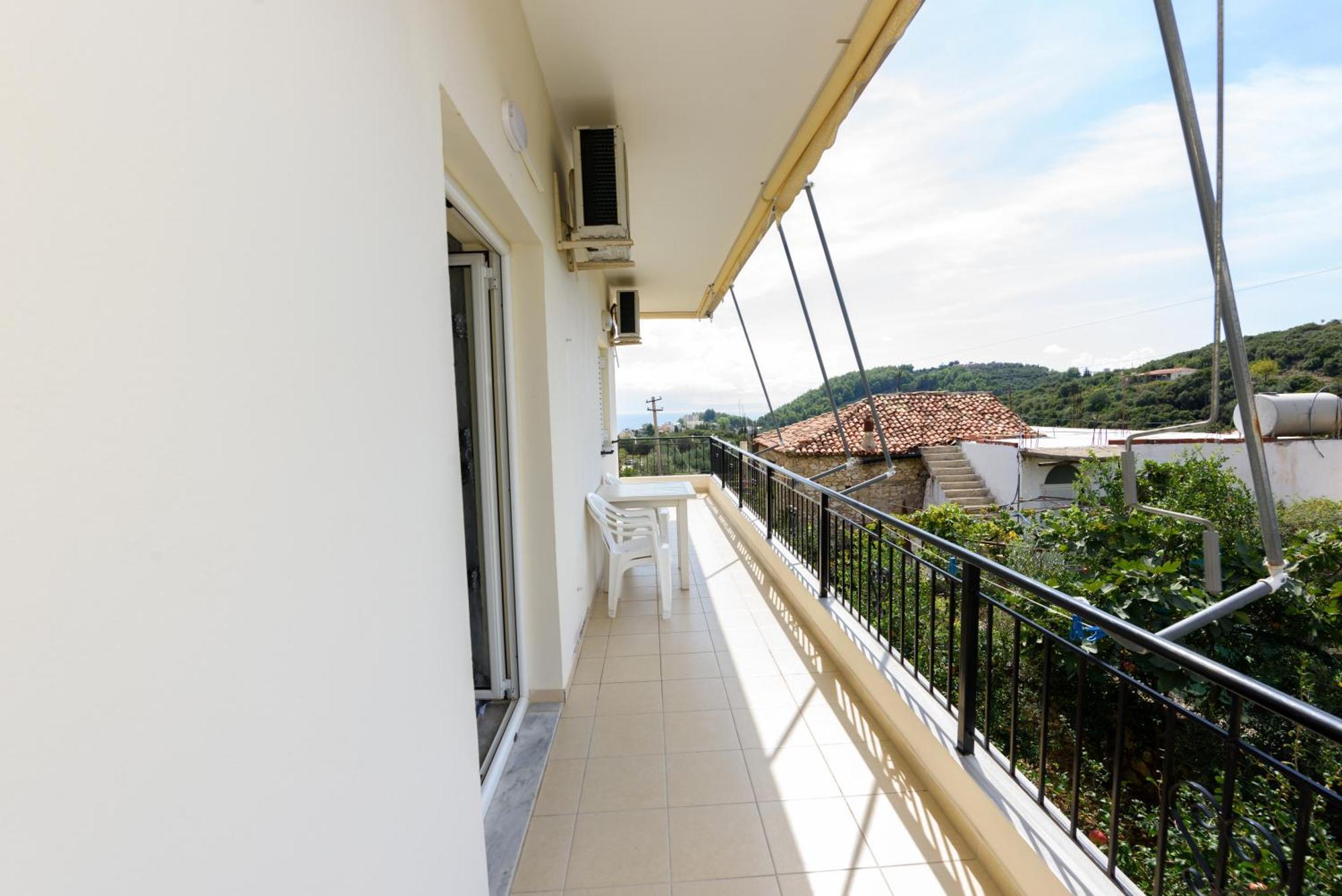 Vasili'S Family Apartments Himare Eksteriør bilde