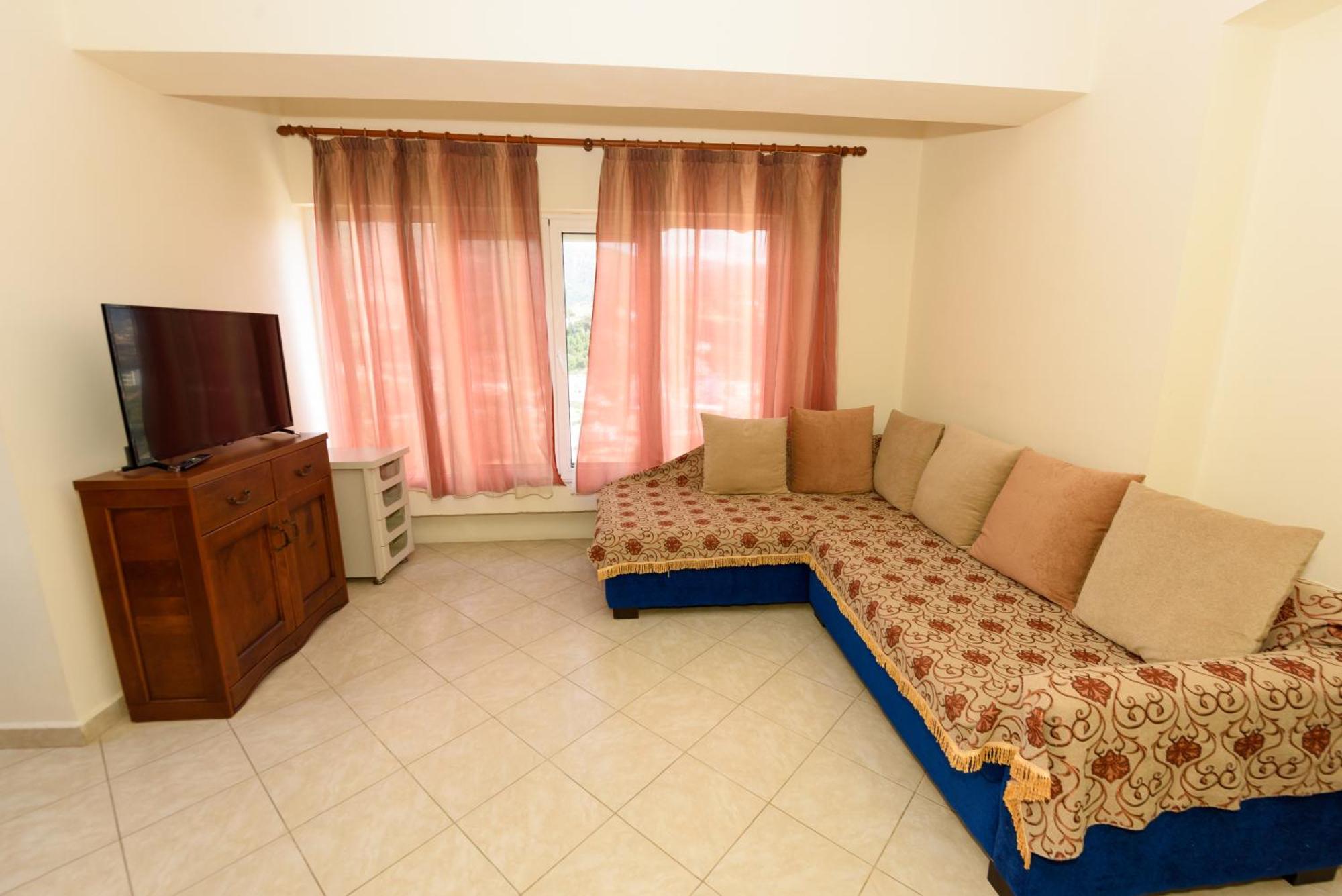 Vasili'S Family Apartments Himare Eksteriør bilde