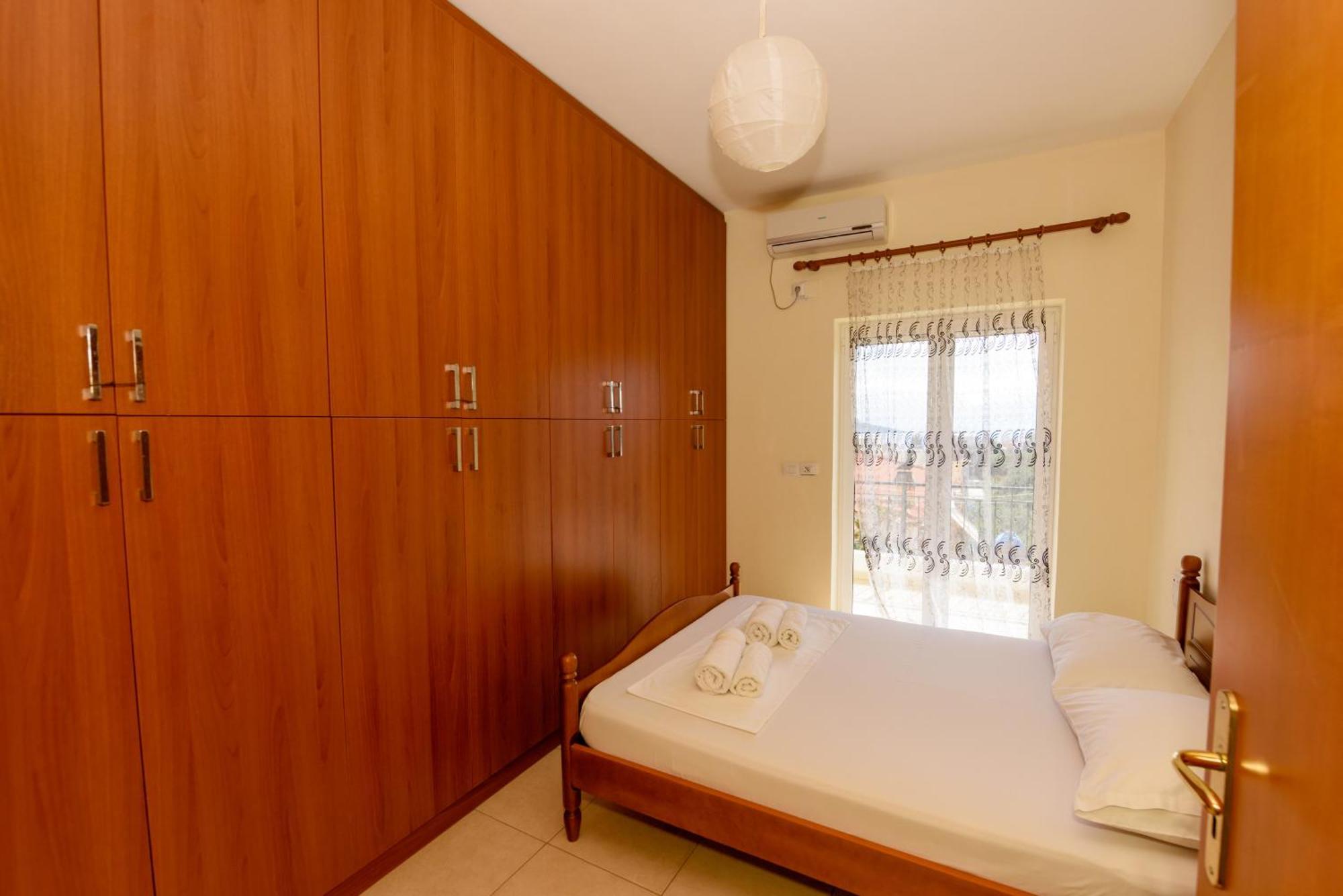 Vasili'S Family Apartments Himare Eksteriør bilde